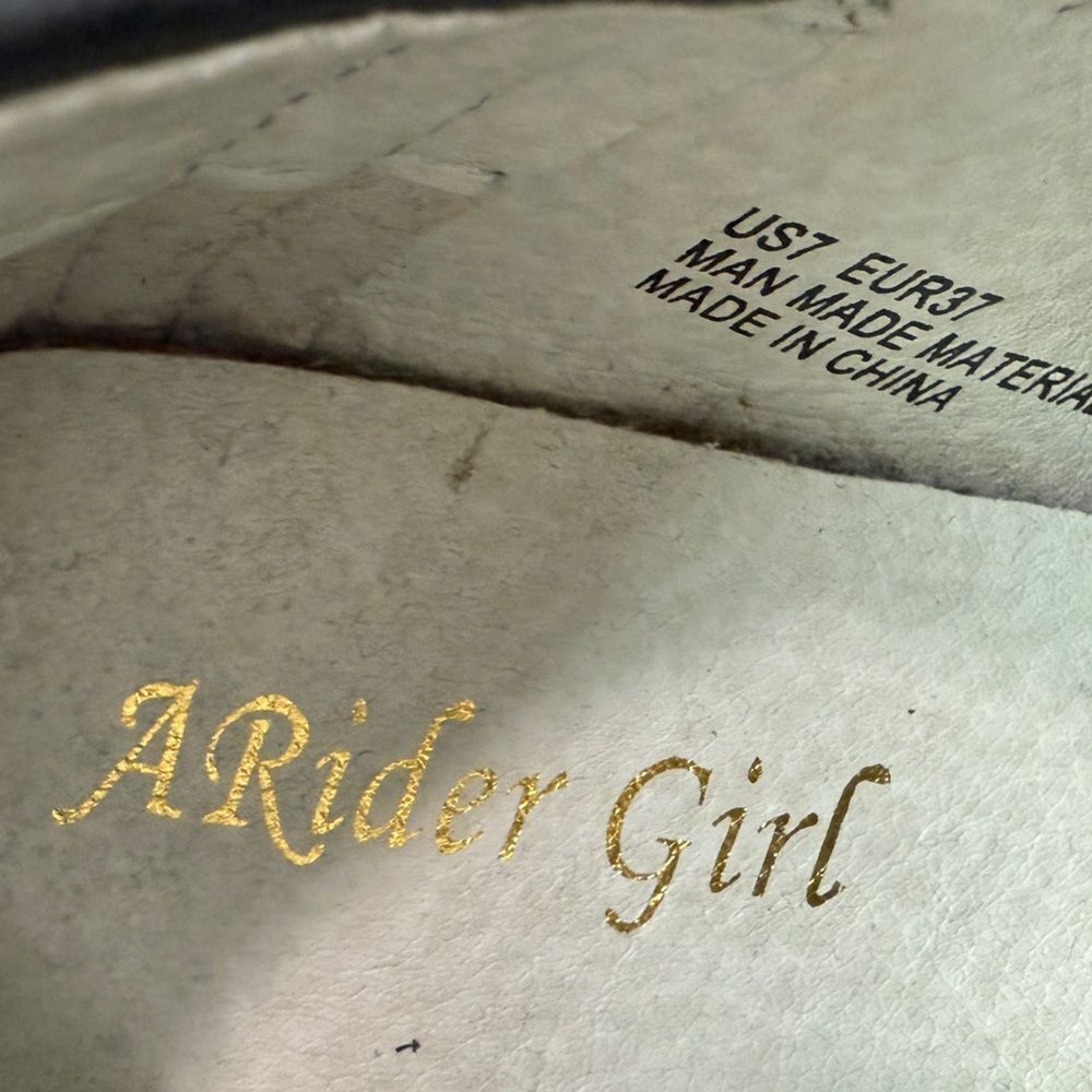 A Rider Girl White & Camo Gray Western Flat Shoes - Picture 6 of 6